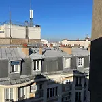 Petit Appartement Parisien